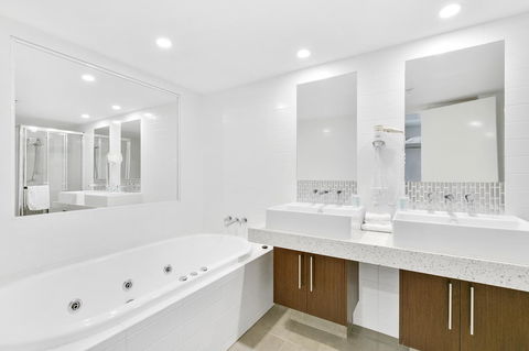 Wings Resort, Apartments And 2 Story Penthouses - We Accommodate - Accommodation BNB 23