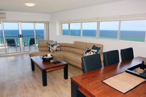 Narrowneck Court Holiday Apartments - Accommodation BNB 4