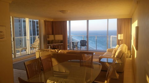 Hi Surf Beachfront Resort Apartments - Accommodation BNB 2