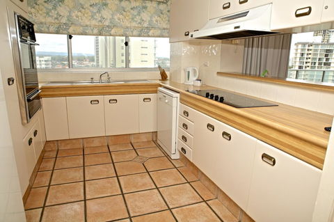 Hi Surf Beachfront Resort Apartments - Accommodation BNB 24