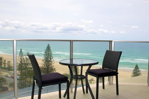 Hi Surf Beachfront Resort Apartments - Accommodation BNB 12