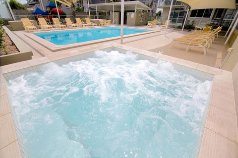 Hi Surf Beachfront Resort Apartments - Accommodation BNB 13