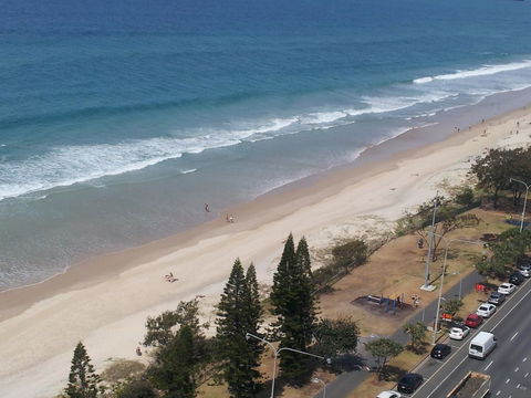 Hi Surf Beachfront Resort Apartments - Accommodation BNB 10