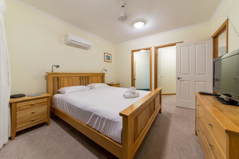 Paradise Penthouse At Waves - Airlie Beach - Accommodation BNB 12