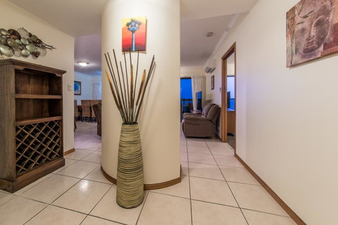 Paradise Penthouse At Waves - Airlie Beach - Accommodation BNB 19