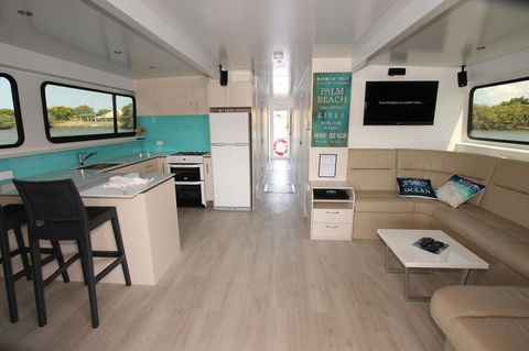 Coomera Houseboats - Accommodation BNB 9