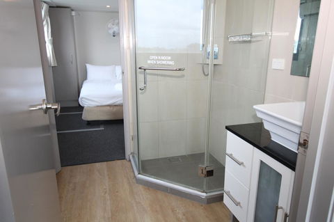 Coomera Houseboats - Accommodation BNB 23