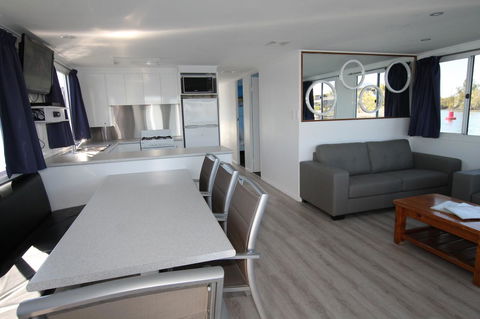 Coomera Houseboats - Accommodation BNB 15