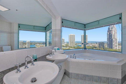 The Waterford On Main Beach - Accommodation BNB 25