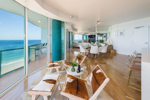 The Waterford On Main Beach - Accommodation BNB 6