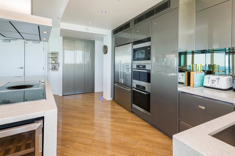 The Waterford On Main Beach - Accommodation BNB 7