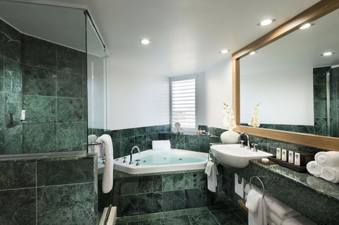 Sofitel Gold Coast Broadbeach - Accommodation BNB 4