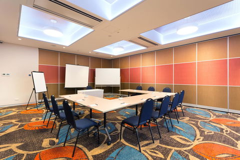 Calamvale Hotel Suites And Conference Centre - Accommodation BNB 24