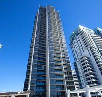High Floor Ocean View Suites Broadbeach - Accommodation BNB