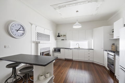 The Lighthouse - Accommodation BNB 12