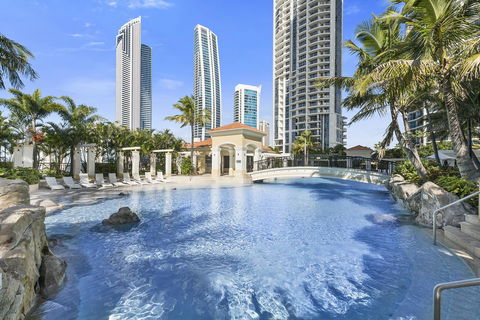 Chevron Renaissance - HR Surfers Paradise - Accommodation BNB 1