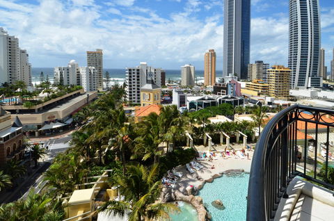 Chevron Renaissance - HR Surfers Paradise - Accommodation BNB 30