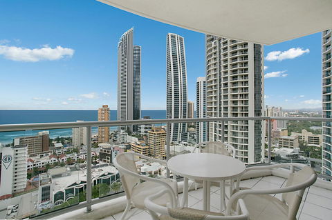 Chevron Renaissance - HR Surfers Paradise - Accommodation BNB 8