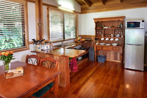 Sharlynn By The River - Accommodation BNB 7