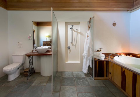 Sharlynn By The River - Accommodation BNB 38