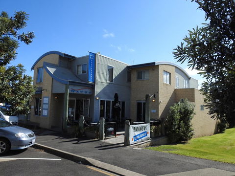 Waves Luxury Suites - Accommodation BNB 3