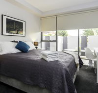 Well-Appointed 3 Bedroom 2 Bath Parking  Pool - Accommodation BNB