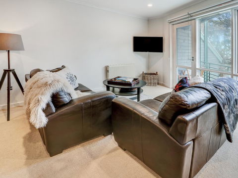 Whistler 5 - Accommodation BNB 2