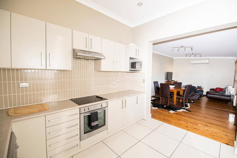 William Cottage Central Heritage Home - Accommodation BNB 1