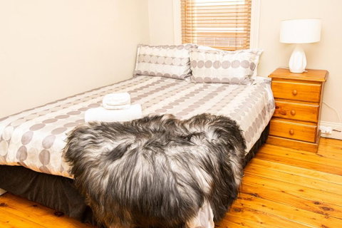 William Cottage Central Heritage Home - Accommodation BNB 2