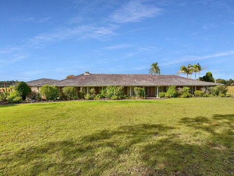 Wine Country Homestead 4-6br House - Accommodation BNB 0
