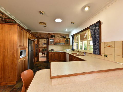 Wine Country Homestead 4-6br House - Accommodation BNB 3