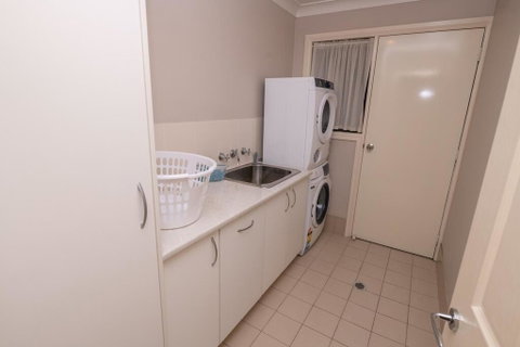 Wonderful Windred Modern, Comfy, Quiet - Accommodation BNB 2