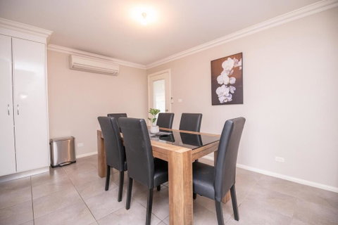 Wonderful Windred Modern, Comfy, Quiet - Accommodation BNB 0