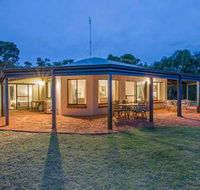 Yallingup Pet Friendly Bush Retreat - Accommodation BNB