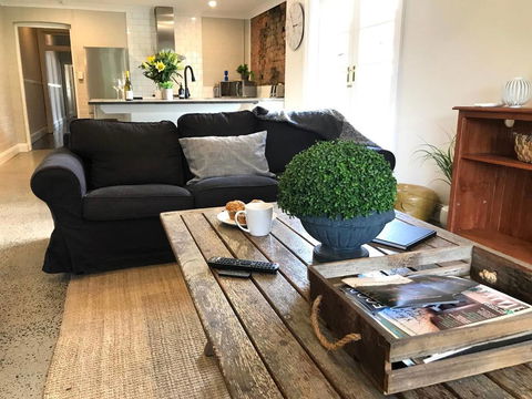 YSG The Edward Townhouse 151 - Walk To Town - Accommodation BNB 0