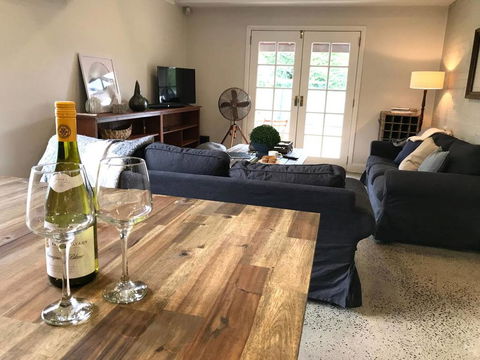 YSG The Edward Townhouse 151 - Walk To Town - Accommodation BNB 2