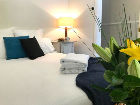 YSG The Edward Townhouse 151 - Walk To Town - Accommodation BNB 3