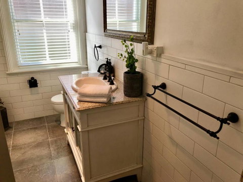 YSG The Edward Townhouse 153 - Walk To Town - Accommodation BNB 3