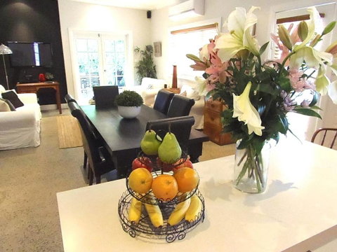 YSG The Edward Townhouse 157 - Steps To Town - Accommodation BNB 0