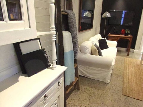 YSG The Edward Townhouse 157 - Steps To Town - Accommodation BNB 2