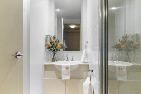 1-bedroom Unit In Classic Melbourne CBD Building! - Accommodation BNB 4