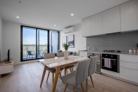 Grey Style, Simple And Cozy Apt@Parkville+Carpark - Accommodation BNB 0