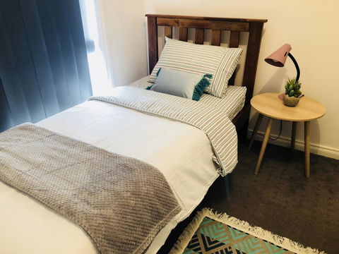 Haven Family& Dog Freindly , Close To Hospital, Airport, Bunnings - Accommodation BNB 0
