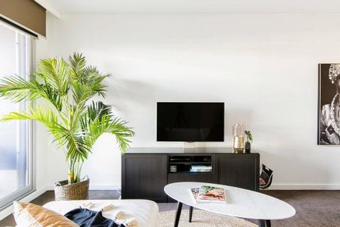 Lux 2BR On Hindmarsh SQ - Accommodation BNB 2
