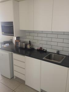 Direct Hotels - North Shore Kawana - Accommodation BNB 4