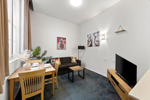 A Chic Apartment On Bourke St Near Chinatown - Accommodation BNB 3