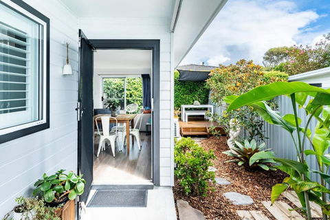 A Chic Coastal Hideaway At Toowoon Bay Beach - Accommodation BNB 0