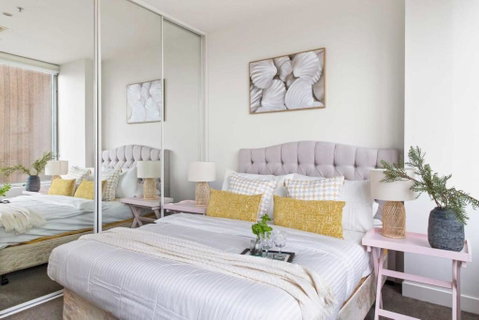 A Cozy 2BR Apt On Collins Near Flinders Station - Accommodation BNB 0