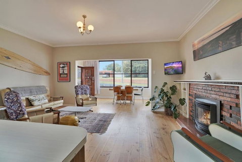 A Wave From It All - Accommodation BNB 2