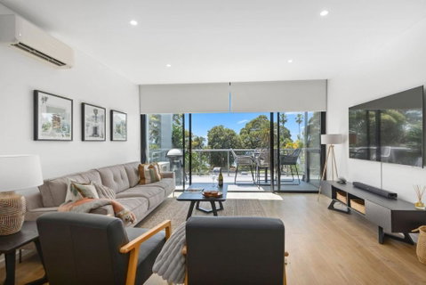 Addison\'s Escape - A Breezy Beachfront Beauty - Accommodation BNB 0